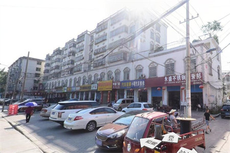 城东雍和府3室1厅1卫82.02m2毛坯房